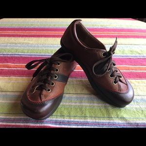 Earth Shoes, size 7.5, Brown